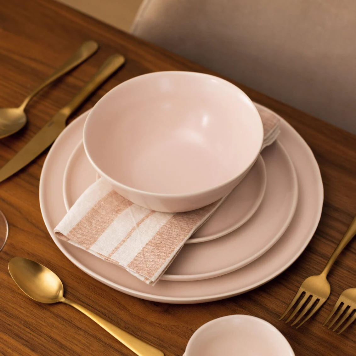 Dinnerware Set - Image 7