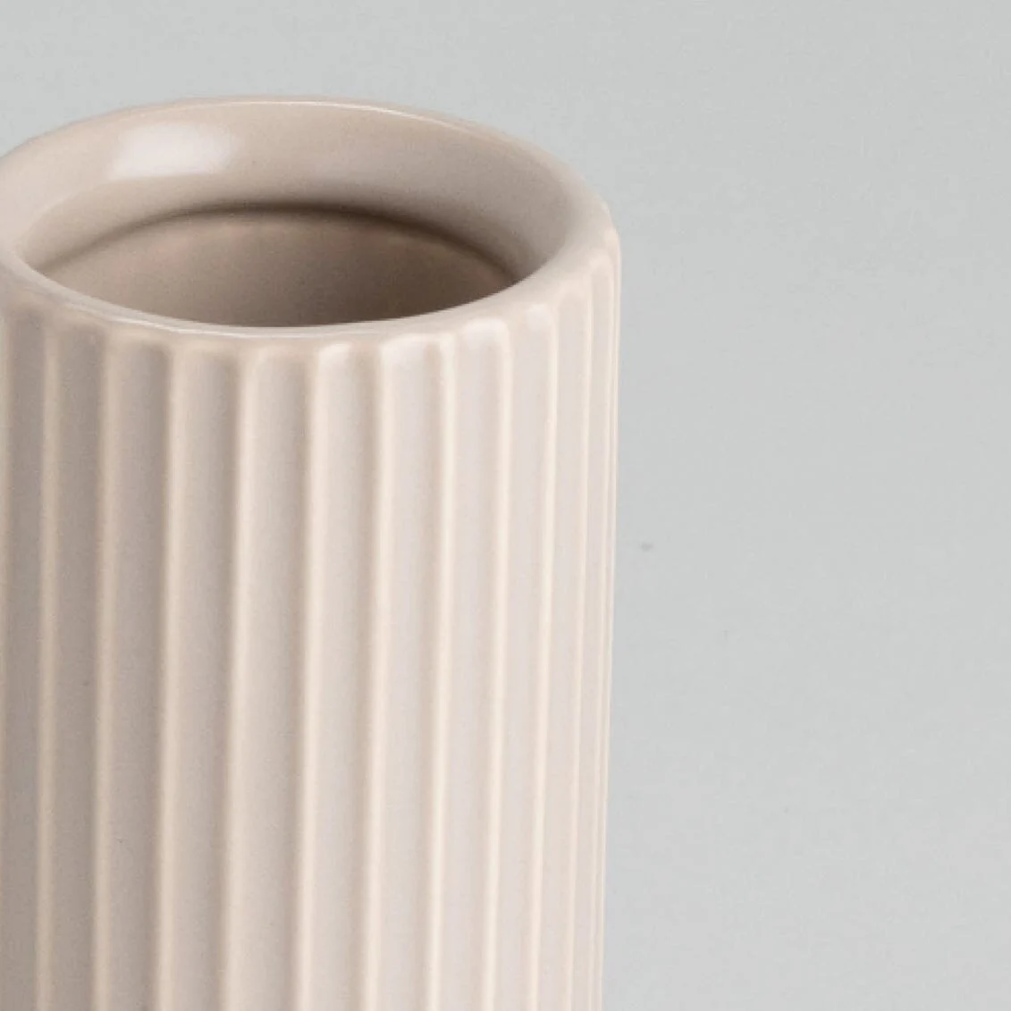 Short Bud Vase - Image 32